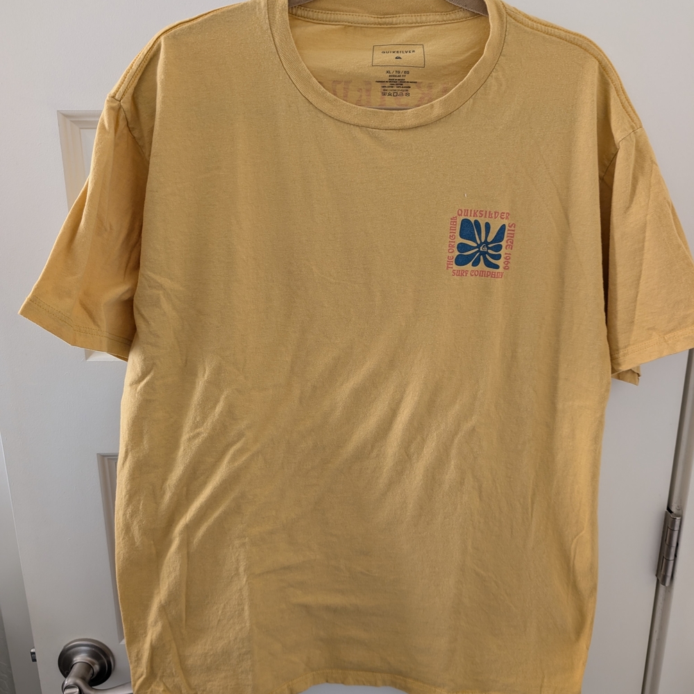 QUICKSILVER Short Sleeve Graphic Tee Mustard Yellow with Blue Floral Size XL